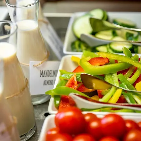 Am Mirabellplatz Отель