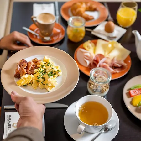 Am Mirabellplatz Отель