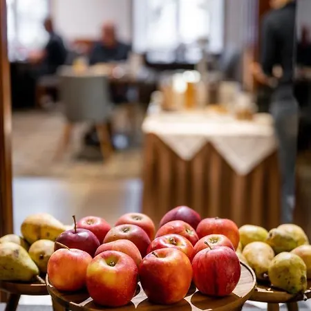 Am Mirabellplatz Solnohrad
