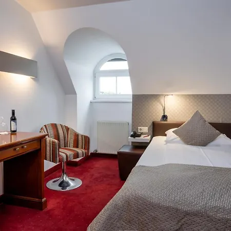 Imlauer Palais Mirabell Hotell 4*