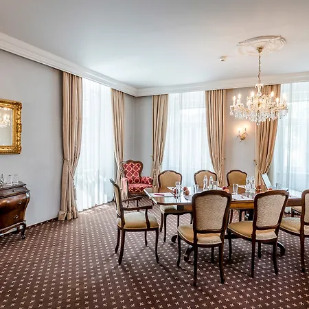 Am Mirabellplatz Salzburg