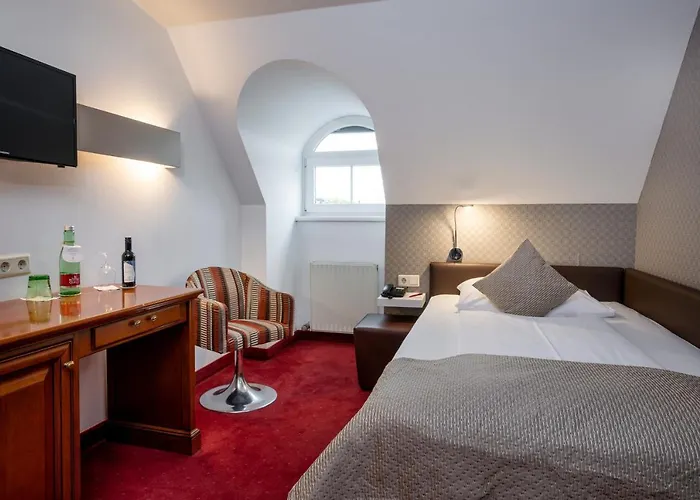 Imlauer Palais Mirabell - Am Mirabellplatz Hotel 4*