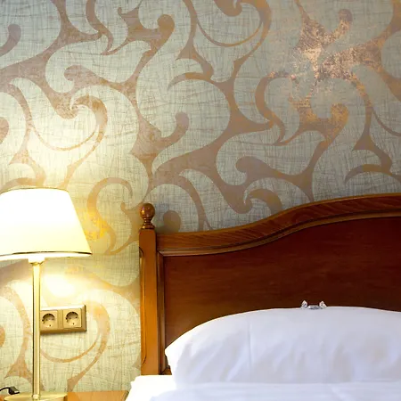 米拉贝尔广场奥斯超泰尔酒店