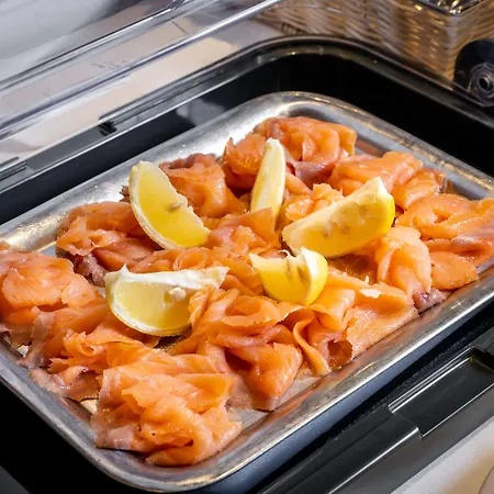 米拉贝尔广场奥斯超泰尔酒店 酒店 4*